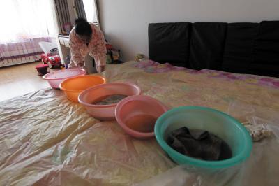 定结楼上漏水，住户失联，小区没物管，业主维权难！律师来支招……